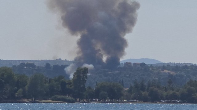 Σε ύφεση και χωρίς ενεργό μέτωπο η φωτιά στον Ωρωπό, δείτε βίντεο Σε-ύφεση-και-χωρίς-ενεργό-μέτωπο-η-φωτιά-στον-Ωρωπό,-δείτε-βίντεο