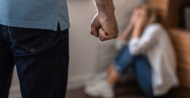 Απίστευτη υπόθεση στην Κρήτη: Ταξίδεψε από τη Γερμανία για να βρει την πρώην του και την ξυλοκόπησε Απίστευτη-υπόθεση-στην-Κρήτη:-Ταξίδεψε-από-τη-Γερμανία-για-να-βρει-την-πρώην-του-και-την-ξυλοκόπησε