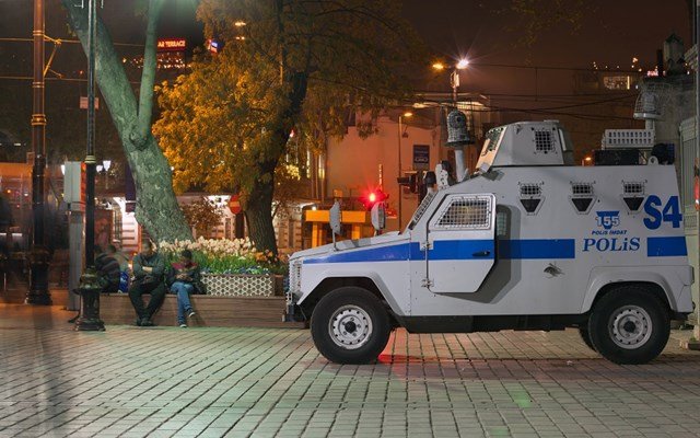 Τουρκία: Συνελήφθη ο τραγουδιστής και ιδρυτής μιας μη κυβερνητικής οργάνωσης Χαλούκ Λεβέντ Τουρκία:-Συνελήφθη-ο-τραγουδιστής-και-ιδρυτής-μιας-μη-κυβερνητικής-οργάνωσης-Χαλούκ-Λεβέντ