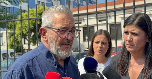 Φορτισμένος ο σύζυγος της Βάγιας Νέστορα: Μέσα σε 5 χρόνια είναι δύσκολο να θάβεις γυναίκα και κόρη Φορτισμένος-ο-σύζυγος-της-Βάγιας-Νέστορα:-Μέσα-σε-5-χρόνια-είναι-δύσκολο-να-θάβεις-γυναίκα-και-κόρη