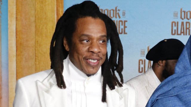 Jay-Z: Καθυστέρησε σχεδόν τέσσερις ώρες η συναυλία του μετά από αναστάτωση στις πύλες εισόδου jay-z:-Καθυστέρησε-σχεδόν-τέσσερις-ώρες-η-συναυλία-του-μετά-από-αναστάτωση-στις-πύλες-εισόδου