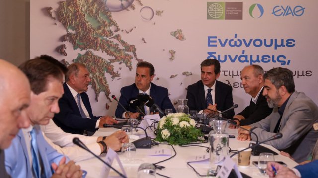 Παπασταύρου: Απαντάμε στις θεωρίες συνωμοσίας, δεν επιτρέπεται να υπάρξουν ανεμογεννήτριες στο Ωραιόκαστρο Παπασταύρου:-Απαντάμε-στις-θεωρίες-συνωμοσίας,-δεν-επιτρέπεται-να-υπάρξουν-ανεμογεννήτριες-στο-Ωραιόκαστρο