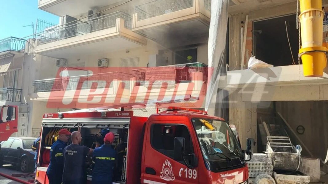 Μεγάλη επιχείρηση της Πυροσβεστικής στην Πάτρα για φωτιά σε διαμέρισμα Μεγάλη-επιχείρηση-της-Πυροσβεστικής-στην-Πάτρα-για-φωτιά-σε-διαμέρισμα