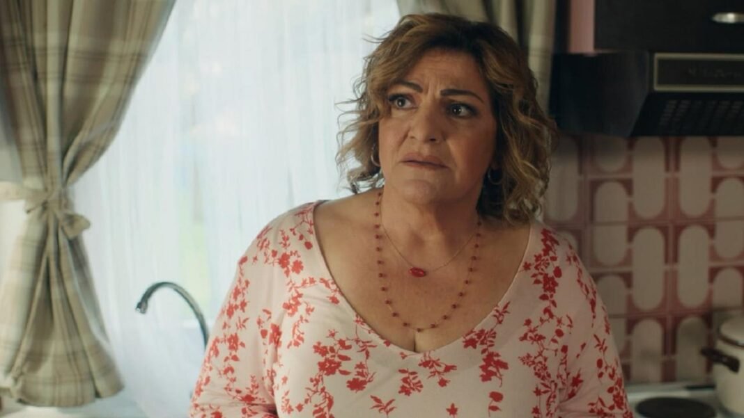 Κάμπινγκ: Τα νέα teaser της σειράς μας συστήνουν τους εκκεντρικούς ενοίκους Κάμπινγκ:-Τα-νέα-teaser-της-σειράς-μας-συστήνουν-τους-εκκεντρικούς-ενοίκους
