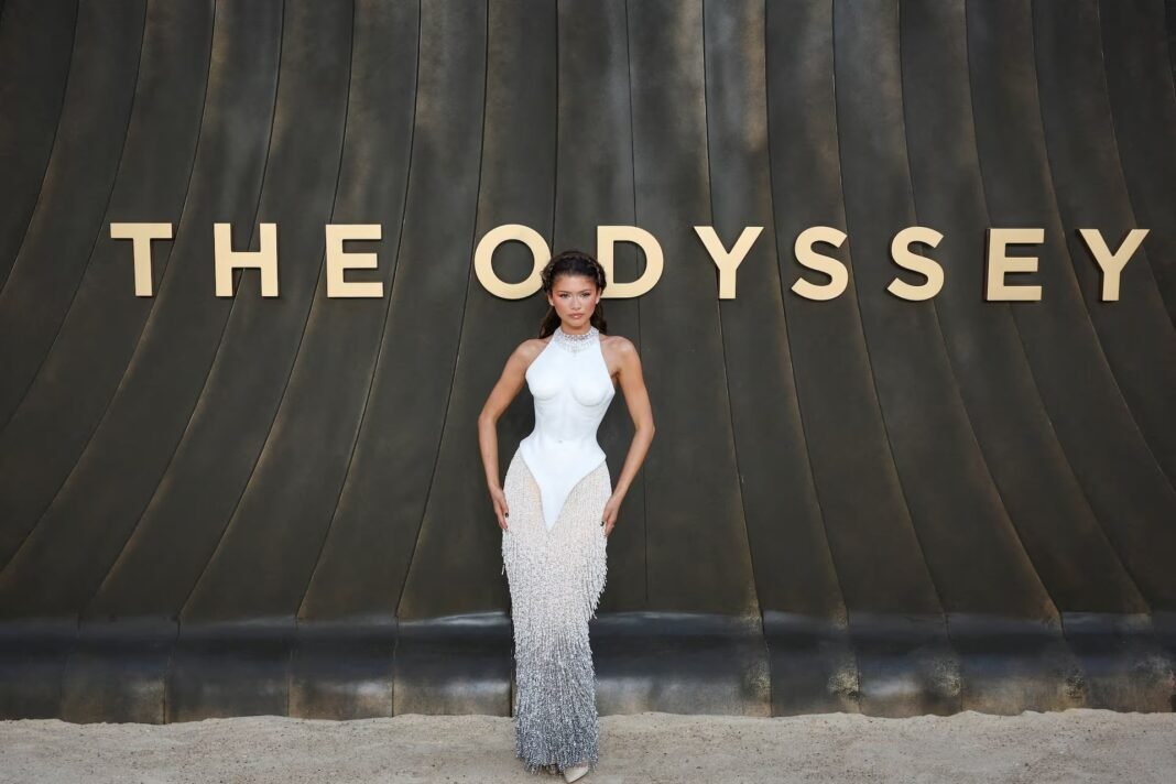 «Οδύσσεια»: Zendaya και Αν Χάθαγουεϊ μαγνήτισαν τα βλέμματα στην πρεμιέρα της ταινίας – Πότε έρχεται στην Ελλάδα «Οδύσσεια»:-zendaya-και-Αν-Χάθαγουεϊ-μαγνήτισαν-τα-βλέμματα-στην-πρεμιέρα-της-ταινίας-–-Πότε-έρχεται-στην-Ελλάδα