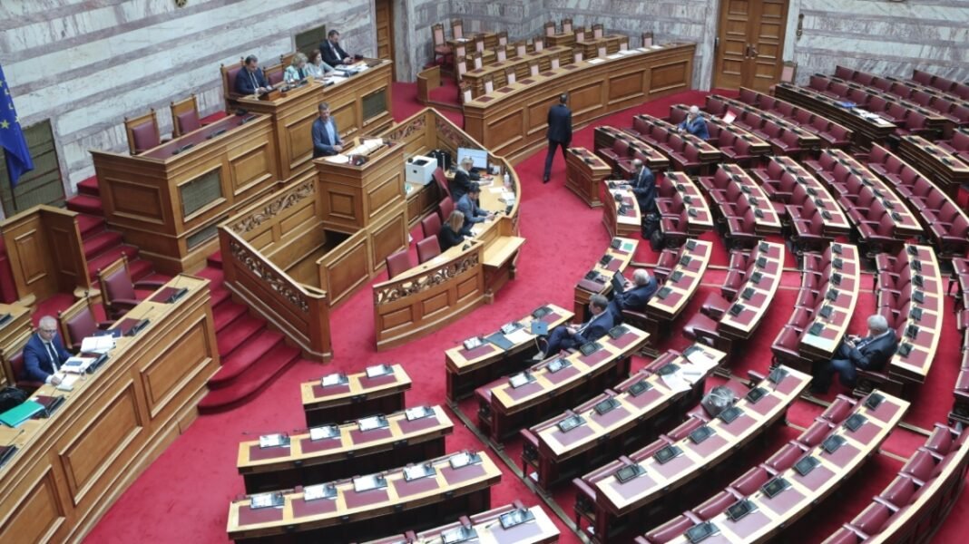 Την επόμενη εβδομάδα στην Ολομέλεια της Βουλής η συζήτηση για τη συνταγματική αναθεώρηση Την επόμενη εβδομάδα στην Ολομέλεια της Βουλής η συζήτηση για τη συνταγματική αναθεώρηση