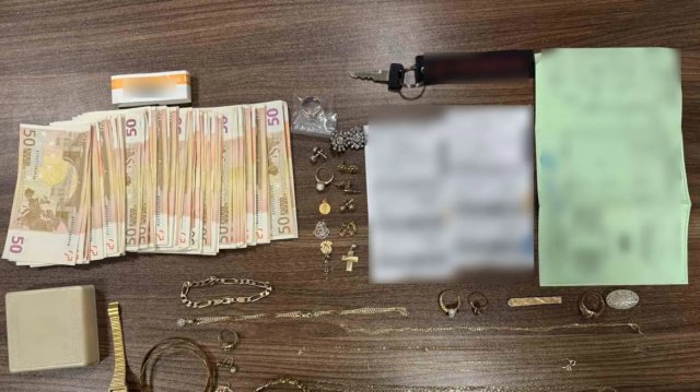 Συνελήφθη 16χρονος στη Χίο για συμμετοχή σε κύκλωμα απατών Συνελήφθη-16χρονος-στη-Χίο-για-συμμετοχή-σε-κύκλωμα-απατών