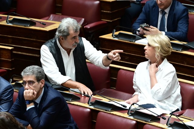Κορυφώνεται η κόντρα Δούρου – Πολάκη με φόντο την ηγεσία: Τι κρύβουν οι ανεξαρτητοποιήσεις για την ΕΛΑΣ και το ΠΑΣΟΚ Κορυφώνεται-η-κόντρα-Δούρου-–-Πολάκη-με-φόντο-την-ηγεσία:-Τι-κρύβουν-οι-ανεξαρτητοποιήσεις-για-την-ΕΛΑΣ-και-το-ΠΑΣΟΚ