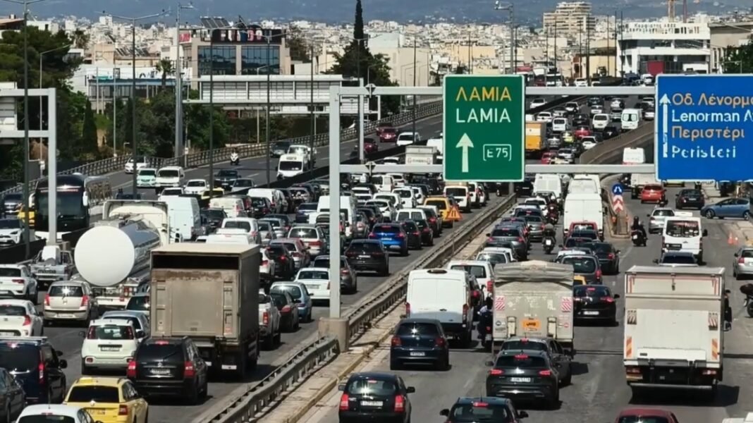 live-η-κίνηση-στους-δρόμους:-Μποτιλιάρισμα-και-στα-δύο-ρεύματα-του-Κηφισού,-20λεπτες-καθυστερήσεις-στην-Αττική-Οδό