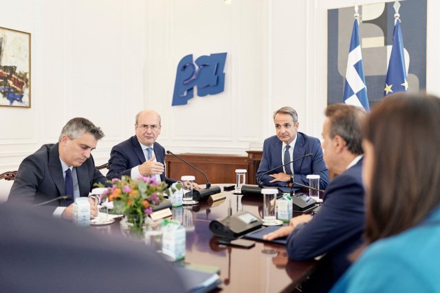 Μητσοτάκης-στο-ΚΥΣΟΙΠ:-49,5-δισ.-ευρώ-για-την-Ελλάδα-και-διεκδίκηση-πρόσθετων-πόρων-από-το-νέο-Ταμείο-Ανταγωνιστικότητας