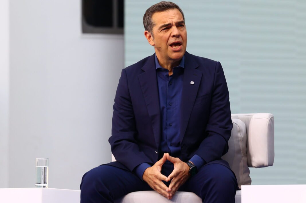 LIVE – Ο Αλέξης Τσίπρας απαντάει στις ερωτήσεις των μελών της ΕΛΑΣ live-–-Ο-Αλέξης-Τσίπρας-απαντάει-στις-ερωτήσεις-των-μελών-της-ΕΛΑΣ