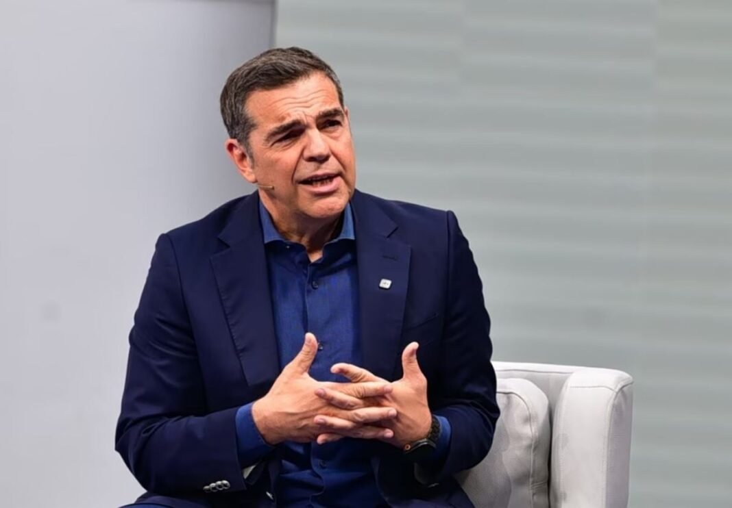 Τσίπρας: «Η ΕΛ.Α.Σ. δημιουργήθηκε για να διεκδικήσει τη διακυβέρνηση της χώρας» Τσίπρας:-«Η-ΕΛΑΣ.-δημιουργήθηκε-για-να-διεκδικήσει-τη-διακυβέρνηση-της-χώρας»