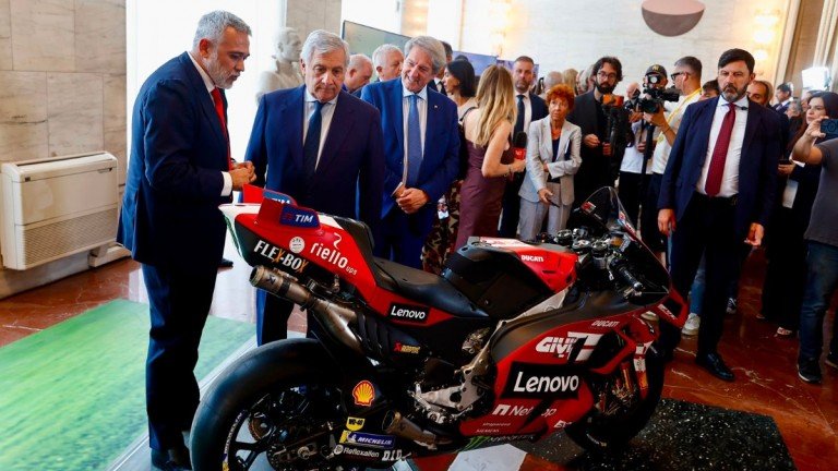 Πώς η Ιταλία αξιοποίησε τη μοτοσικλέτα ως εργαλείο οικονομικής διπλωματίας Πώς-η-Ιταλία-αξιοποίησε-τη-μοτοσικλέτα-ως-εργαλείο-οικονομικής-διπλωματίας