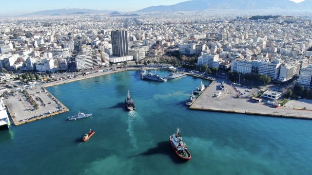 Συνελήφθη 47χρονος με πάνω από 26 κιλά κάνναβης στον Πειραιά Συνελήφθη-47χρονος-με-πάνω-από-26-κιλά-κάνναβης-στον-Πειραιά