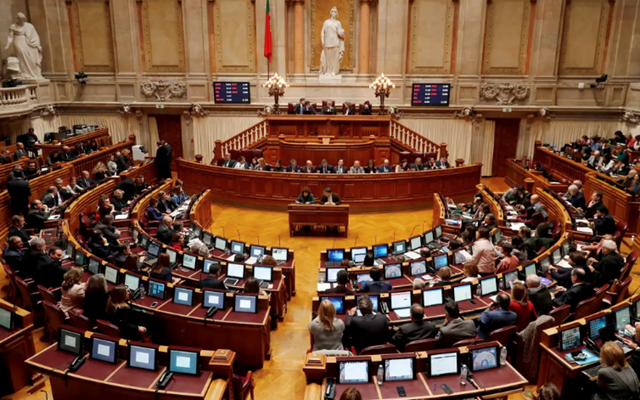 Πορτογαλία:-Η-Βουλή-ενέκρινε-την-απαγόρευση-της-μπούρκας-σε-δημόσιους-χώρους