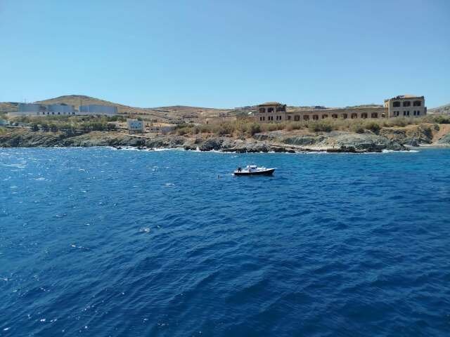 Βίντεο:-Η-διάσωση-θαλάσσιας-χελώνας-από-πλήρωμα-σκάφους-στη-Σύρο