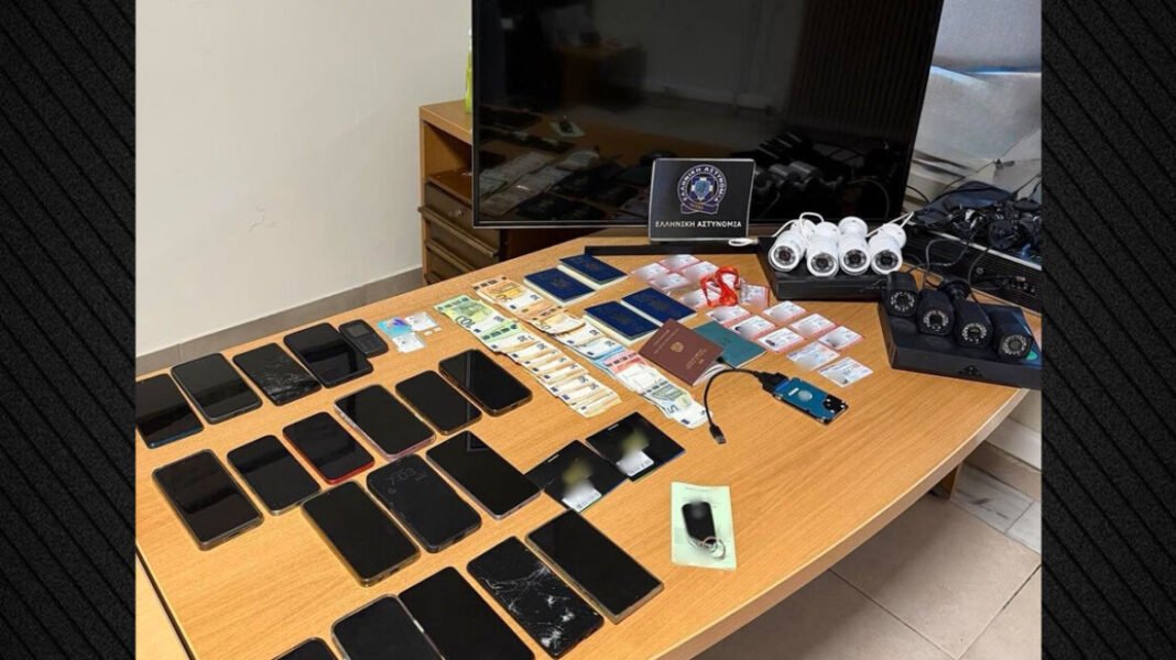«Βιομηχανία» διακίνησης μεταναστών από τον Έβρο στην Ευρώπη: Επτά συλλήψεις και παράνομα κέρδη άνω των 300.000 ευρώ «Βιομηχανία»-διακίνησης-μεταναστών-από-τον-Έβρο-στην-Ευρώπη:-Επτά-συλλήψεις-και-παράνομα-κέρδη-άνω-των-300.000-ευρώ
