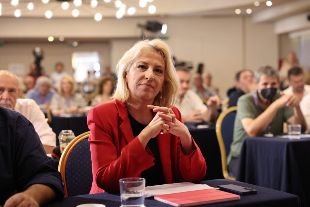 Ρένα-Δούρου:-Οφείλουμε-να-ανατάξουμε-το-κόμμα-μας-–-Δεν-έχουμε-την-πολυτέλεια-νέων-ή-αναπαλαιωμένων-εγωισμών