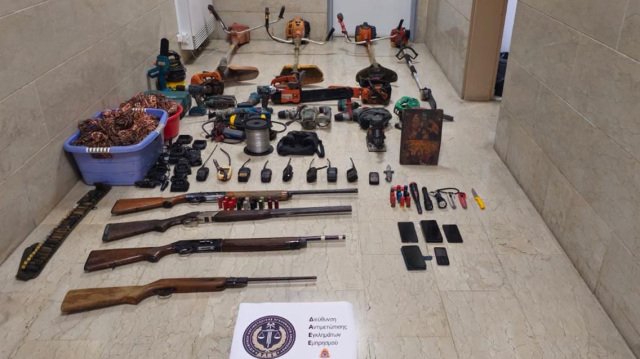 Συνελήφθησαν πρόεδρος κοινότητας και πυροσβέστης για εμπρησμούς στους Γαργαλιάνους, εμπλέκονται σε σωρεία αδικημάτων Συνελήφθησαν-πρόεδρος-κοινότητας-και-πυροσβέστης-για-εμπρησμούς-στους-Γαργαλιάνους,-εμπλέκονται-σε-σωρεία-αδικημάτων