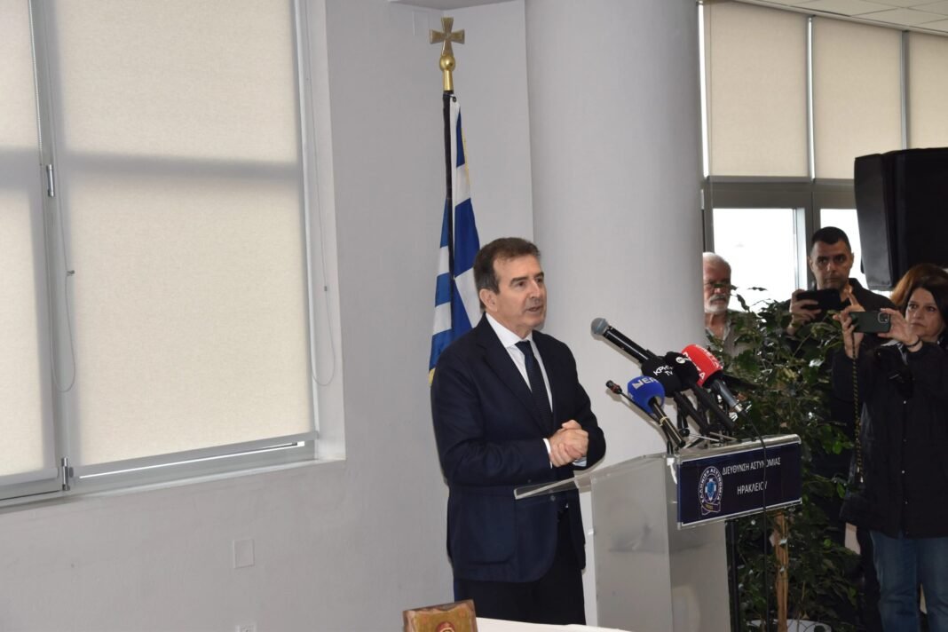 Χρυσοχοΐδης: Η υπόθεση της Marfin είναι «δεμένη» – Υπάρχουν αταυτοποίητοι δράστες Χρυσοχοΐδης:-Η-υπόθεση-της-marfin-είναι-«δεμένη»-–-Υπάρχουν-αταυτοποίητοι-δράστες