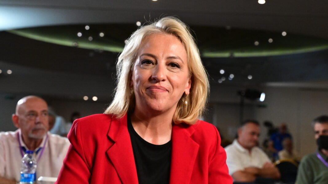 Δούρου: Συμπόρευση ναι, ταύτιση όχι με την ΕΛΑΣ Δούρου: Συμπόρευση ναι, ταύτιση όχι με την ΕΛΑΣ
