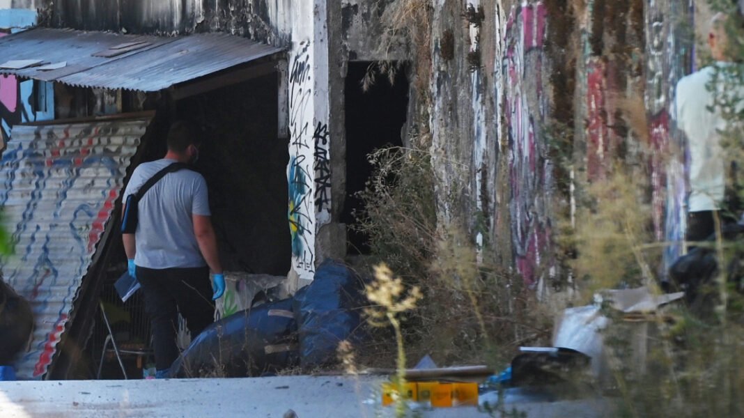 Θρίλερ με τη σορό γυναίκας που βρέθηκε στην Κυψέλη: Είναι μικρόσωμη, με τα μαλλιά πιασμένα σε κότσο, ανοίγουν φάκελοι με εξαφανίσεις Θρίλερ-με-τη-σορό-γυναίκας-που-βρέθηκε-στην-Κυψέλη:-Είναι-μικρόσωμη,-με-τα-μαλλιά-πιασμένα-σε-κότσο,-ανοίγουν-φάκελοι-με-εξαφανίσεις