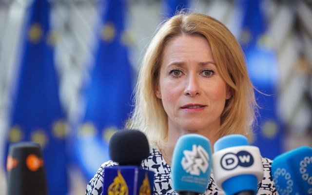 Την Κάγια Κάλας υποδέχθηκε ο Έλληνας διοικητής της επιχείρησης “Ασπίδες” επί της φρεγάτας Bergamini Την-Κάγια-Κάλας-υποδέχθηκε-ο-Έλληνας-διοικητής-της-επιχείρησης-“Ασπίδες”-επί-της-φρεγάτας-bergamini