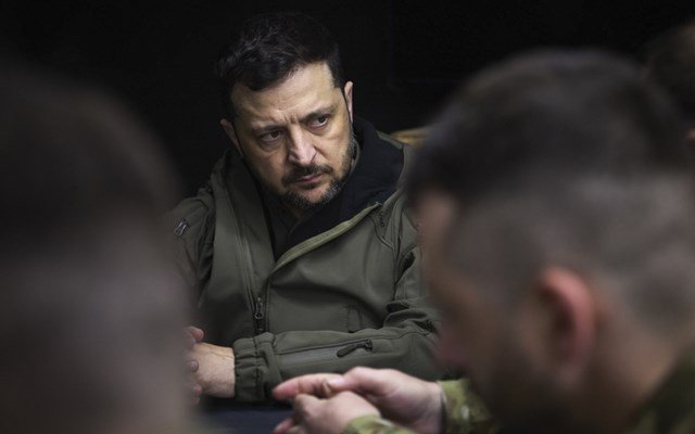 FT: Ο Ζελένσκι εξετάζει την απομάκρυνση του αρχηγού των ενόπλων δυνάμεων της Ουκρανίας, στρατηγού Σίρσκι ft:-Ο-Ζελένσκι-εξετάζει-την-απομάκρυνση-του-αρχηγού-των-ενόπλων-δυνάμεων-της-Ουκρανίας,-στρατηγού-Σίρσκι