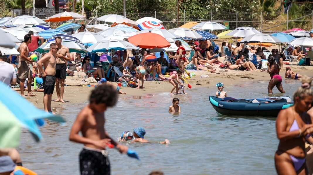 Τετραήμερος καύσωνας από σήμερα: Έως και 43°C ο υδράργυρος, πότε θα δροσίσει Τετραήμερος-καύσωνας-από-σήμερα:-Έως-και-43°c-ο-υδράργυρος,-πότε-θα-δροσίσει