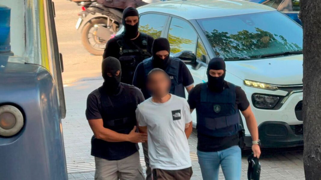 Θεσσαλονίκη: Στη φυλακή και ο τέταρτος κατηγορούμενος για τη φονική επίθεση στο σπίτι της οικογένειας Νέστορα Θεσσαλονίκη:-Στη-φυλακή-και-ο-τέταρτος-κατηγορούμενος-για-τη-φονική-επίθεση-στο-σπίτι-της-οικογένειας-Νέστορα
