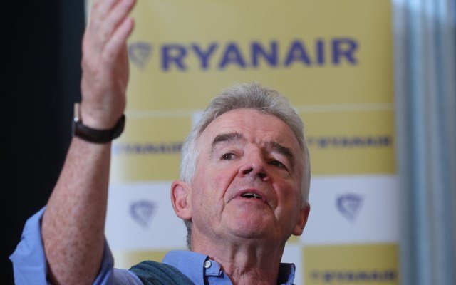 Ryanair: Τα αρχικά ευρήματα για το περιστατικό με το παράθυρο αεροσκάφους που έσπασε παραπέμπουν σε ζημιά από ξένο αντικείμενο ryanair:-Τα-αρχικά-ευρήματα-για-το-περιστατικό-με-το-παράθυρο-αεροσκάφους-που-έσπασε-παραπέμπουν-σε-ζημιά-από-ξένο-αντικείμενο