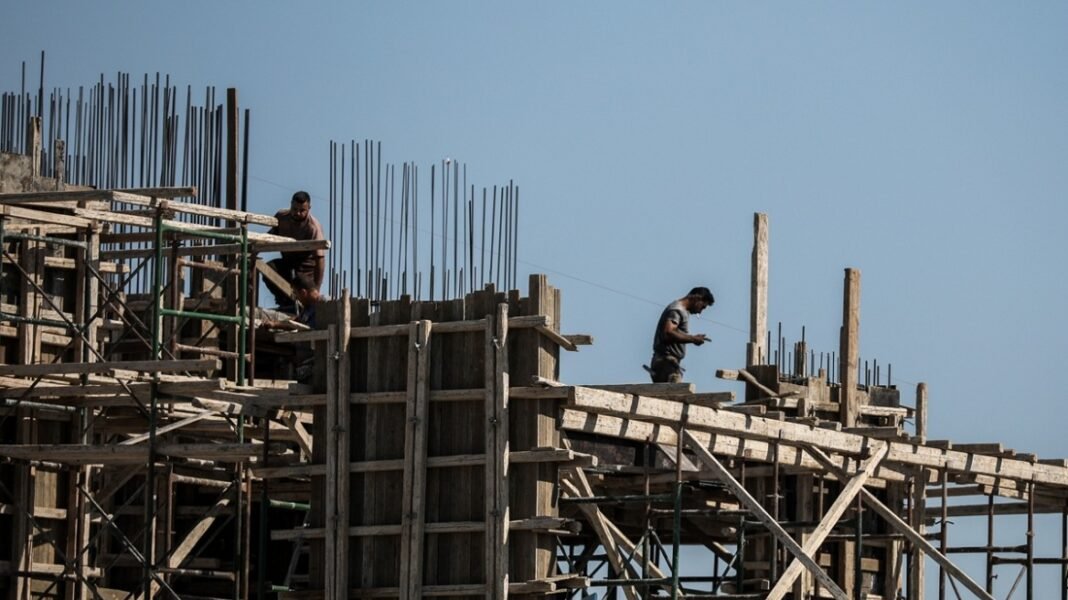 Καύσωνας: Υποχρεωτική παύση υπαίθριων εργασιών 13:00 – 17:00 την Τετάρτη σε Αττική και τρεις περιφέρειες Καύσωνας:-Υποχρεωτική-παύση-υπαίθριων-εργασιών-13:00-–-17:00-την-Τετάρτη-σε-Αττική-και-τρεις-περιφέρειες