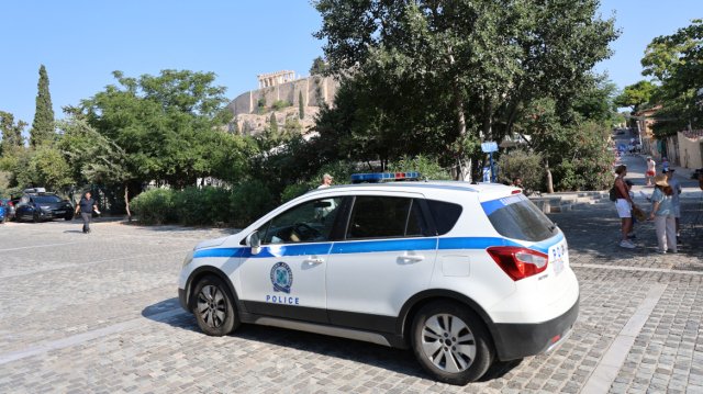 Επίθεση-στην-Ακρόπολη:-Προθεσμία-να-απολογηθεί-πήρε-ο-δράστης,-κρατούσε-μαχαίρι-26-εκατοστών