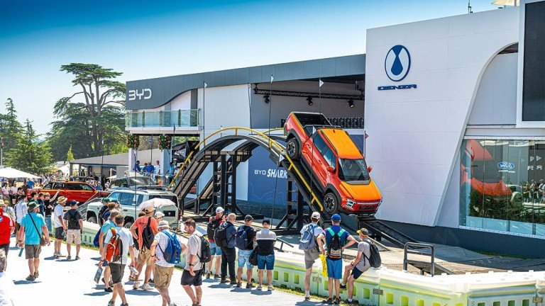 Η εταιρεία που προσλαμβάνει ακόμη και πρώην υπουργούς! Η-εταιρεία-που-προσλαμβάνει-ακόμη-και-πρώην-υπουργούς!