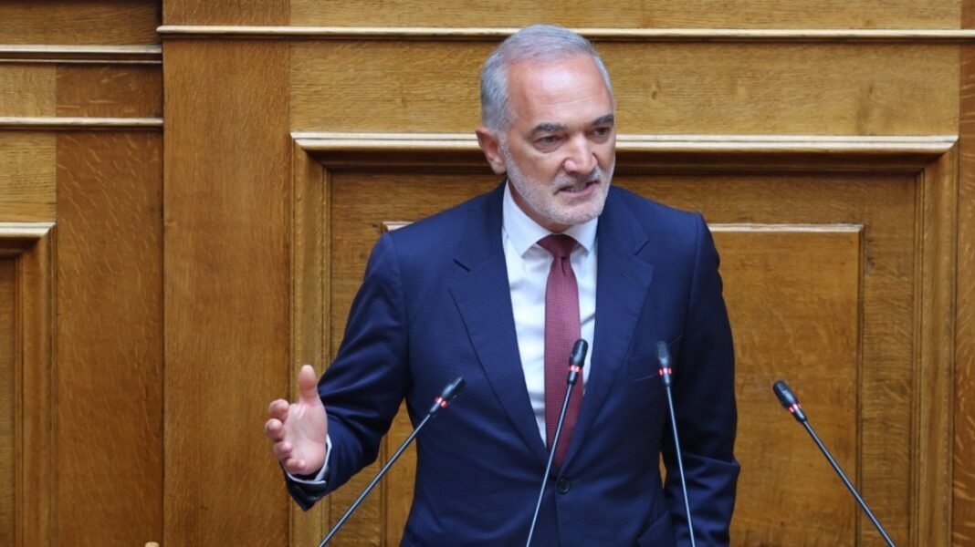 Μετωπική στη Βουλή για τη Novartis μετά την τοποθέτηση Σαλμά: «Δίνει συγχωροχάρτι στους αρχιερείς της σκευωρίας», είπε ο Σιμόπουλος Μετωπική στη Βουλή για τη Novartis μετά την τοποθέτηση Σαλμά: «Δίνει συγχωροχάρτι στους αρχιερείς της σκευωρίας», είπε ο Σιμόπουλος
