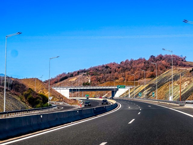 Ο Μητσοτάκης εγκαινιάζει τον Ε65, τον δρόμο που ενώνει ΠΑΘΕ και Εγνατία και φέρνει πιο κοντά τη μισή Ελλάδα Ο-Μητσοτάκης-εγκαινιάζει-τον-Ε65,-τον-δρόμο-που-ενώνει-ΠΑΘΕ-και-Εγνατία-και-φέρνει-πιο-κοντά-τη-μισή-Ελλάδα