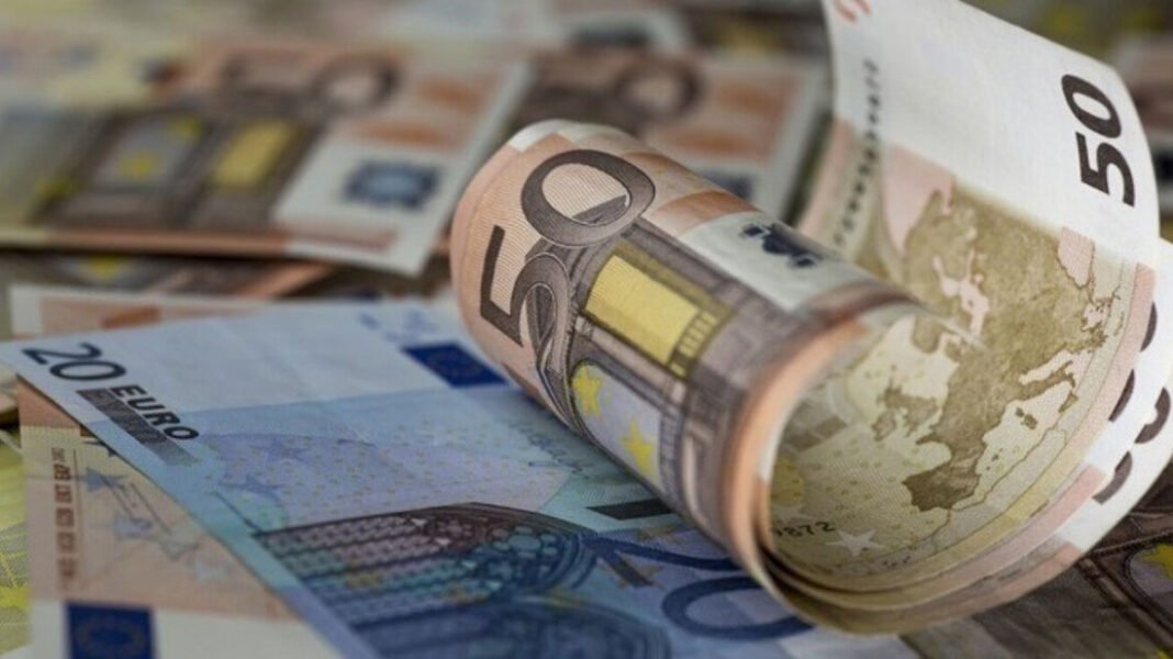 Τα βρεγμένα χαρτονομίσματα πρόδωσαν τους δράστες που έκλεψαν 12.000 ευρώ από 83χρονο στην Κρήτη Τα-βρεγμένα-χαρτονομίσματα-πρόδωσαν-τους-δράστες-που-έκλεψαν-12.000-ευρώ-από-83χρονο-στην-Κρήτη