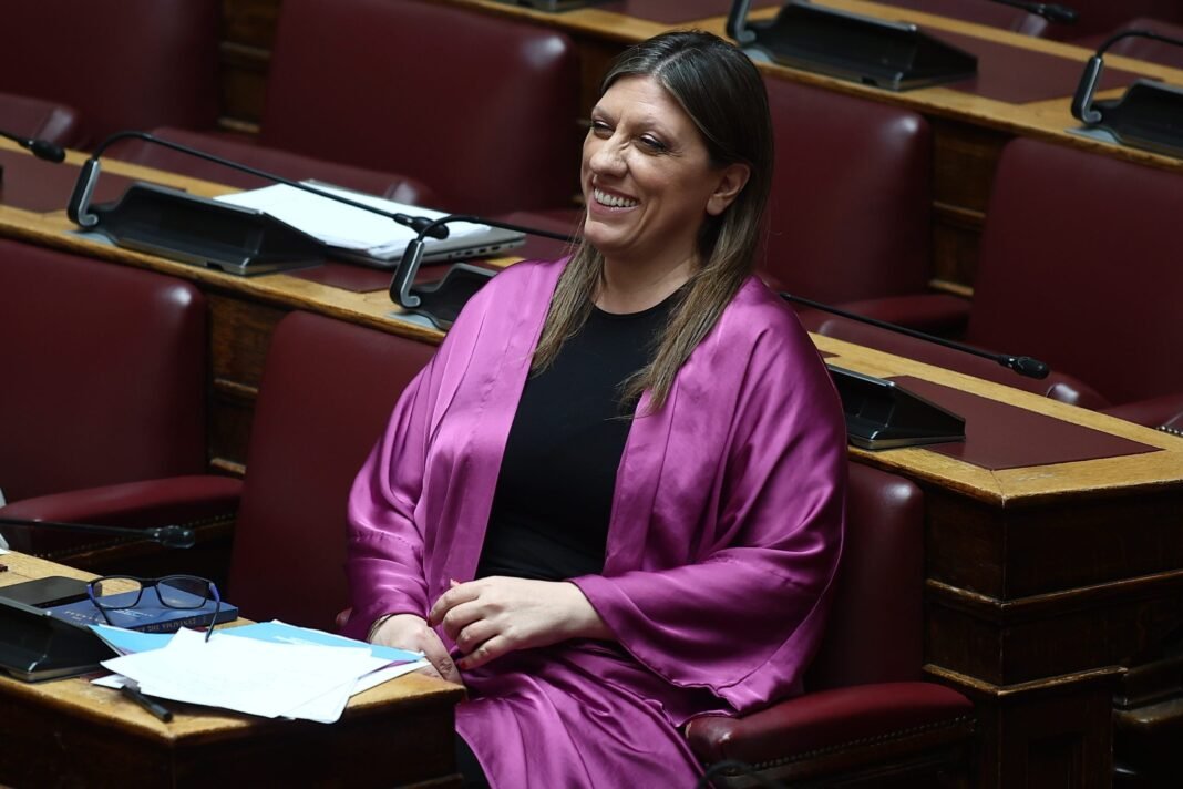 Βουλή: Το χαρτί που ξέχασε η Κωνσταντοπούλου και το… βρήκε ο Βελόπουλος – Δείτε βίντεο Βουλή:-Το-χαρτί-που-ξέχασε-η-Κωνσταντοπούλου-και-το…-βρήκε-ο-Βελόπουλος-–-Δείτε-βίντεο