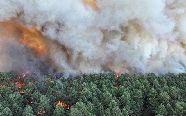 Σφοδρές πυρκαγιές στη νότια Ευρώπη, χιλιάδες άνθρωποι απομακρύνθηκαν Σφοδρές-πυρκαγιές-στη-νότια-Ευρώπη,-χιλιάδες-άνθρωποι-απομακρύνθηκαν