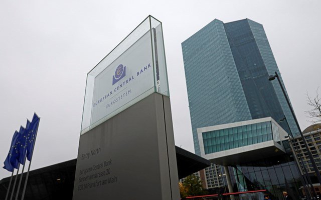 Στάση αναμονής από την ΕΚΤ – Αμετάβλητα τα επιτόκια στο 2,25% με το βλέμμα στον Σεπτέμβριο Στάση-αναμονής-από-την-ΕΚΤ-–-Αμετάβλητα-τα-επιτόκια-στο-2,25%-με-το-βλέμμα-στον-Σεπτέμβριο