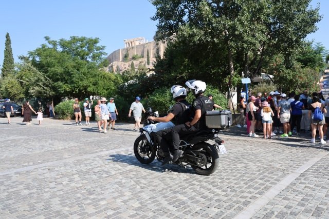 Προφυλακιστέος ο 60χρονος που επιτέθηκε με μαχαίρι σε Αμερικανούς τουρίστες στην Ακρόπολη Προφυλακιστέος-ο-60χρονος-που-επιτέθηκε-με-μαχαίρι-σε-Αμερικανούς-τουρίστες-στην-Ακρόπολη