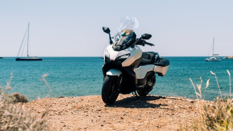 sym-ttlbt:-Το-scooter-που-σε…-ταξιδεύει-(+video)