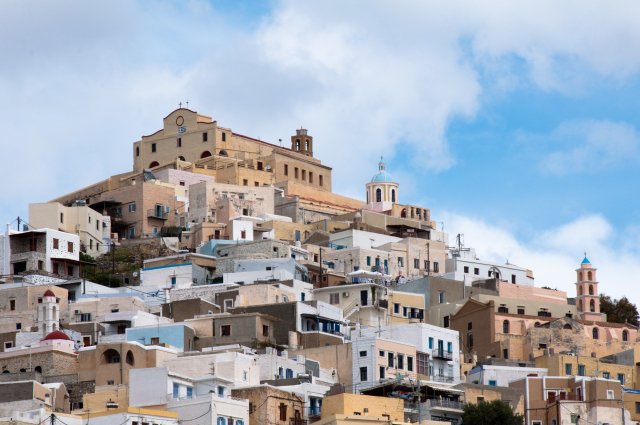 Νεκρή η γυναίκα που μαχαιρώθηκε στη Σύρο, ζευγάρι έχει προσαχθεί στην Αστυνομία Νεκρή-η-γυναίκα-που-μαχαιρώθηκε-στη-Σύρο,-ζευγάρι-έχει-προσαχθεί-στην-Αστυνομία
