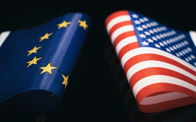 Η-ΕΕ-αναμένει-από-τις-ΗΠΑ-να-τηρήσουν-την-εμπορική-συμφωνία-παρά-τους-δασμούς-του-Τραμπ
