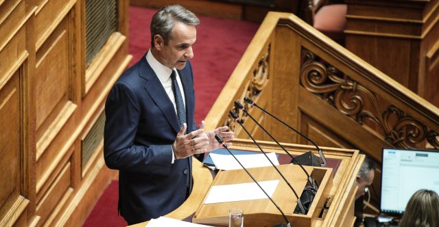 Μητσοτάκης-σε-Δούρου:-Λάθος-που-δεν-έρχεστε-στη-δεξίωση-για-τη-Δημοκρατία,-όταν-συγκυβερνούσατε-με-τον-ακροδεξιό-Καμμένο,-πηγαίνατε