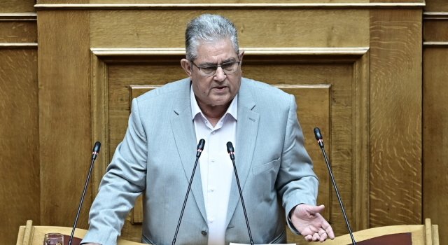 Κουτσούμπας-για-Τσίπρα:-«Εμείς-δεν-είμαστε-βολικοί-αντίπαλοι,-είναι-αέρας-κοπανιστός-η-πολιτική-αλλαγή-που-υπόσχονται»