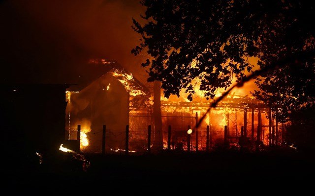 Φωτιές στη Γαλλία: Εκκενώνεται με σκάφη το θέρετρο Καπ Φερέ Φωτιές-στη-Γαλλία:-Εκκενώνεται-με-σκάφη-το-θέρετρο-Καπ-Φερέ