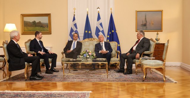 Όσα έγιναν στη δεξίωση στο Προεδρικό Μέγαρο για την 52η επέτειο αποκατάστασης της Δημοκρατίας, δείτε βίντεο Όσα-έγιναν-στη-δεξίωση-στο-Προεδρικό-Μέγαρο-για-την-52η-επέτειο-αποκατάστασης-της-Δημοκρατίας,-δείτε-βίντεο