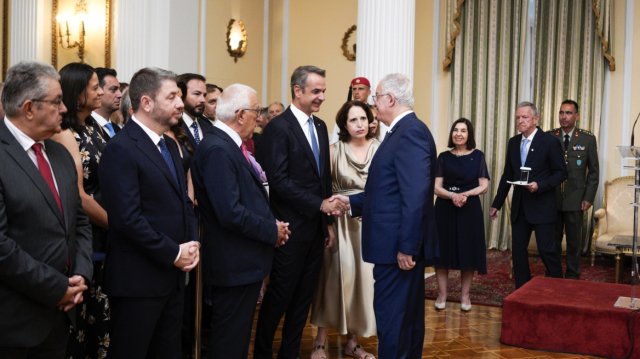 Τα παρασκήνια του Προεδρικού: Τα στοιχήματα για τις εκλογές κοντά στο Πάσχα, τα σπορ των πολιτικών αρχηγών και οι απουσίες, δείτε φωτογραφίες και βίντεο Τα-παρασκήνια-του-Προεδρικού:-Τα-στοιχήματα-για-τις-εκλογές-κοντά-στο-Πάσχα,-τα-σπορ-των-πολιτικών-αρχηγών-και-οι-απουσίες,-δείτε-φωτογραφίες-και-βίντεο