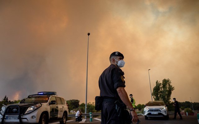 Πυρκαγιές: Εκκενώνονται ολόκληρες πόλεις σε Γαλλία και Ισπανία – Εκατοντάδες χιλιάδες εγκαταλείπουν τα σπίτια τους Πυρκαγιές:-Εκκενώνονται-ολόκληρες-πόλεις-σε-Γαλλία-και-Ισπανία-–-Εκατοντάδες-χιλιάδες-εγκαταλείπουν-τα-σπίτια-τους